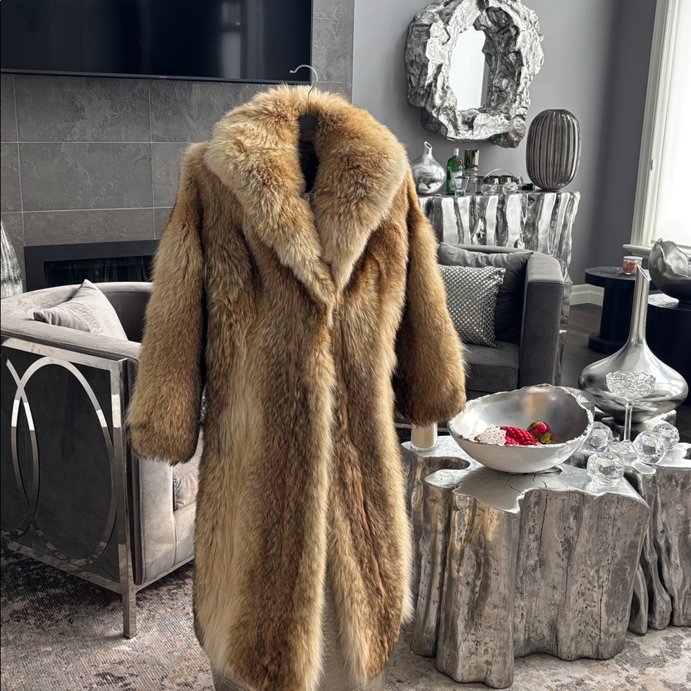 Oowwwwwww ooooooo true vintage coyote size small / extra small disco 1970s